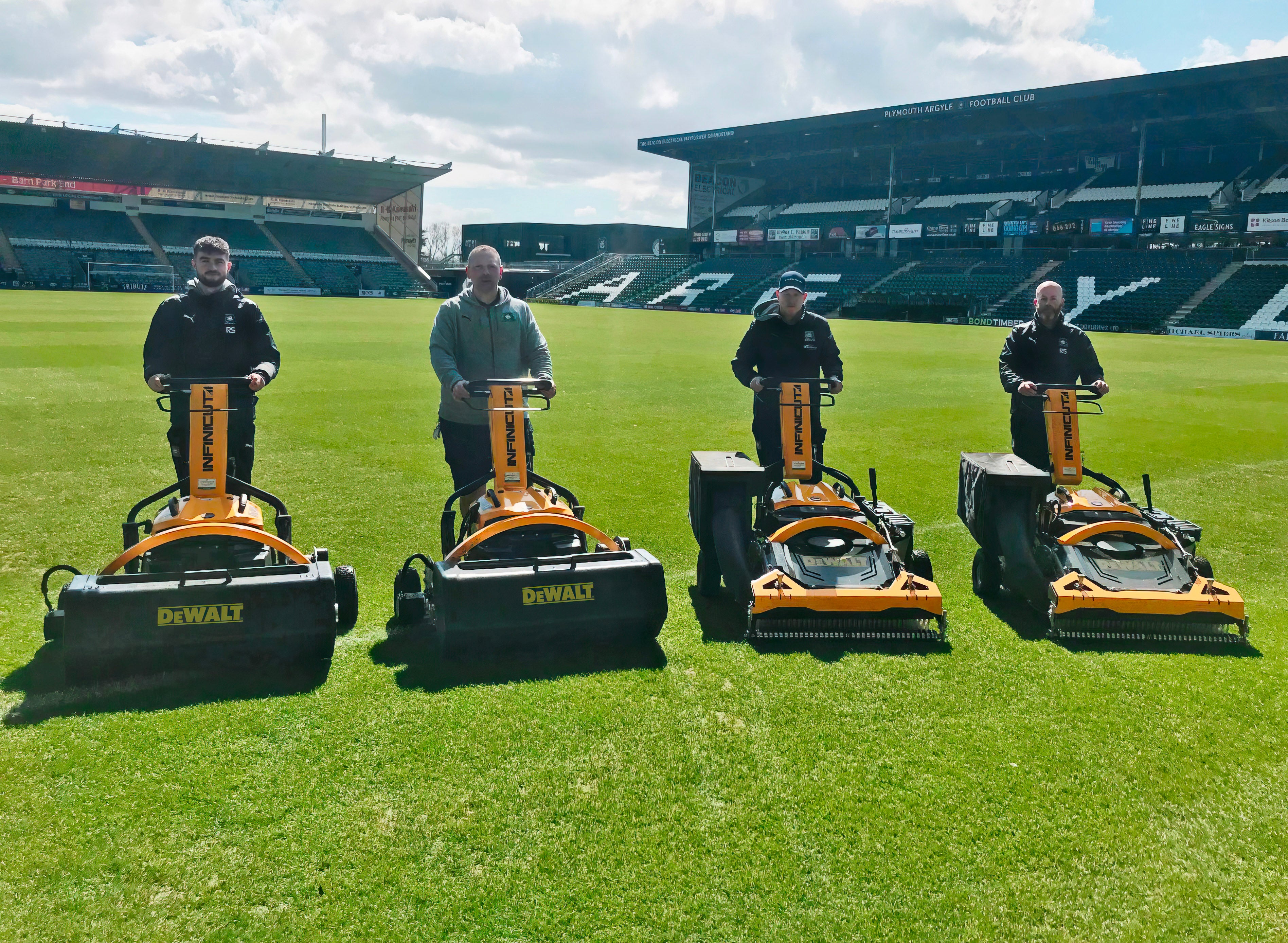 INFINICUT® mowers enter Home Park two by two