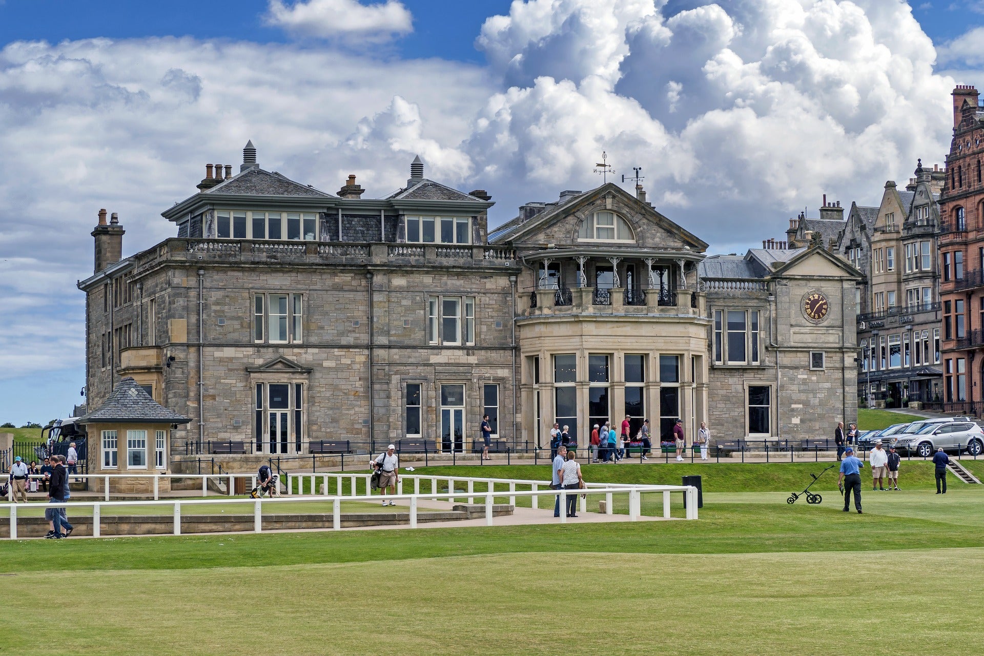 Royal and Ancient Golf Club unveils new-look clubhouse