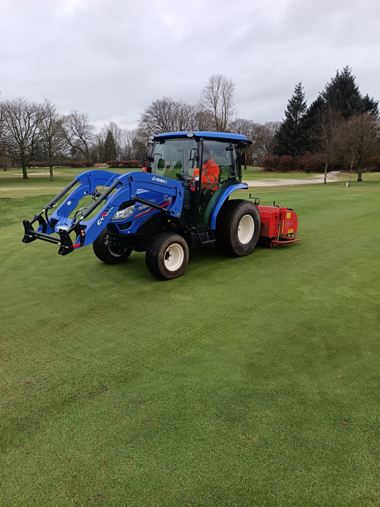 East Kilbride GC chooses ISEKI TG6507 compact tractor