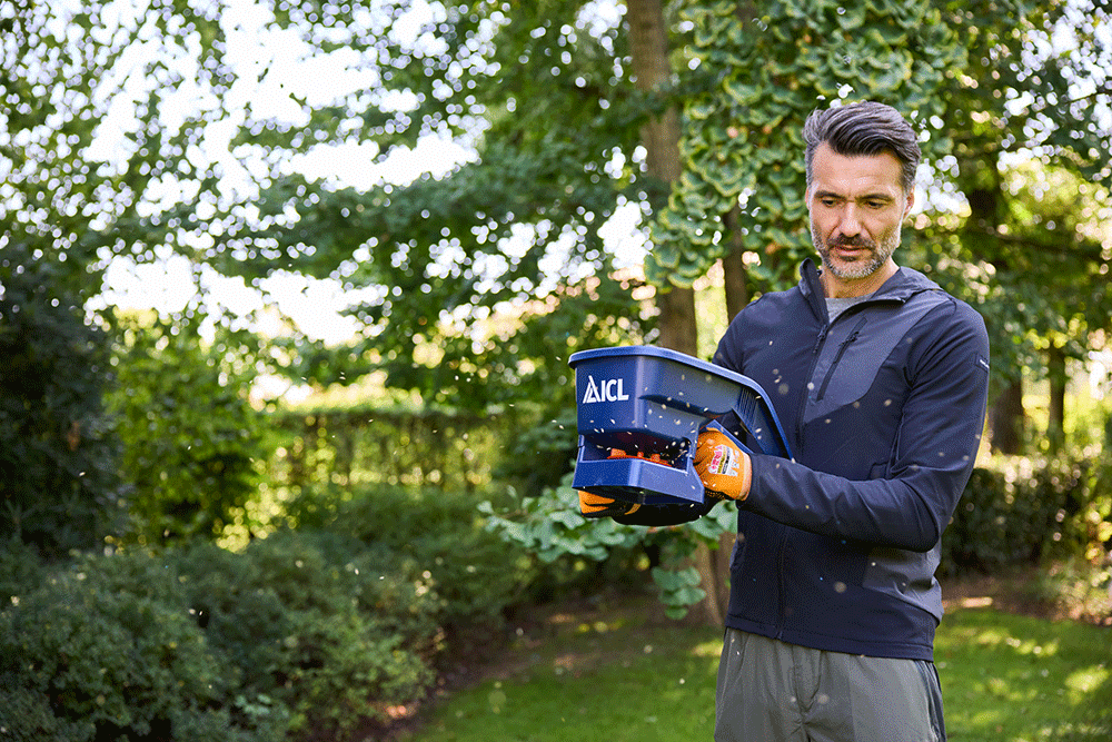 ICL launch two new hand-held spreaders