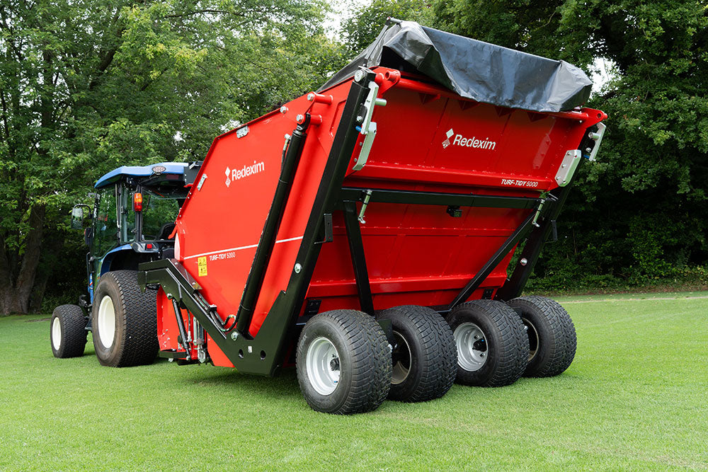 See the UK debut of the Turf-Tidy 5000 on the Redexim Stand