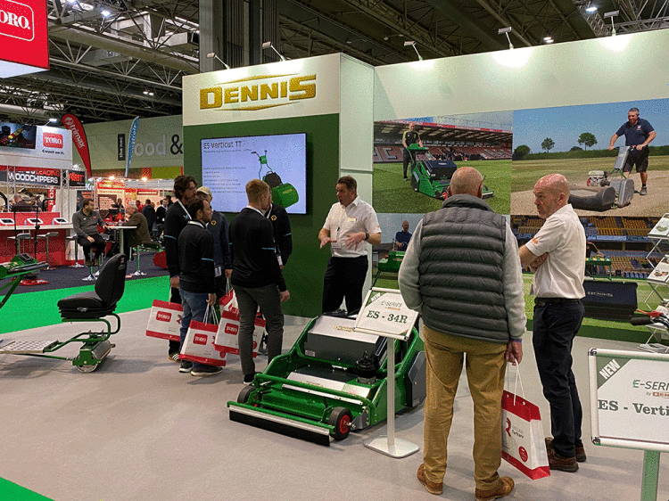 Dennis-Mowers-at-SALTEX.gif