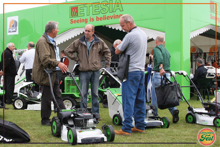 Etesia-at-GroundsFest.gif