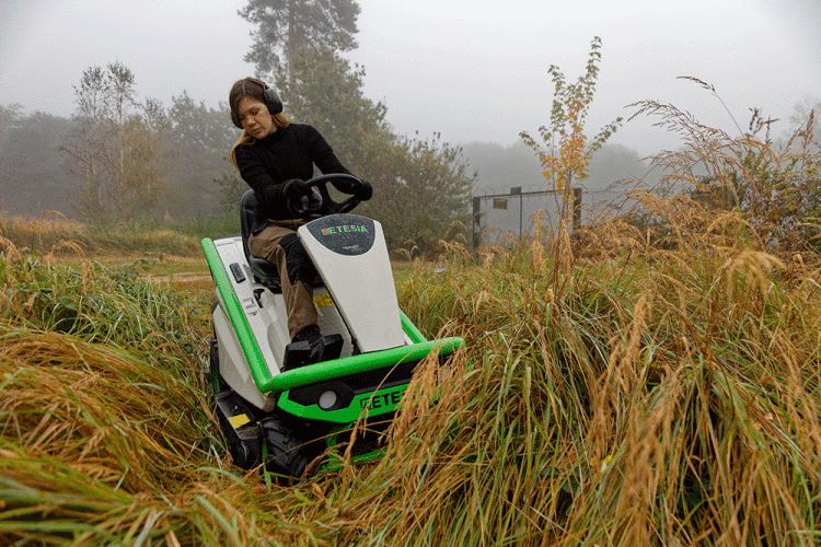 Etesia-launch-new-Hydro-80-model.gif