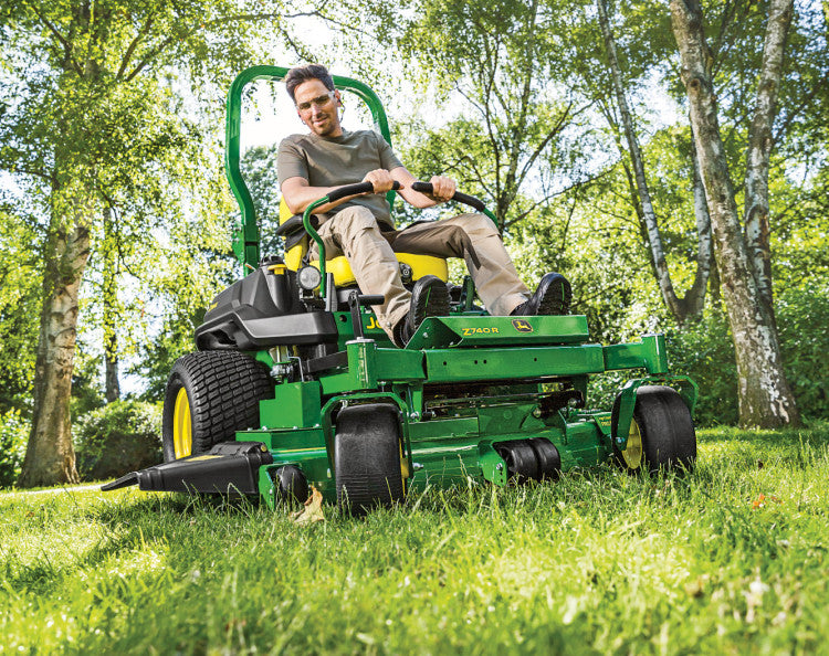 John Deere Z740R 54in side-discharge zero-turn mower.jpg