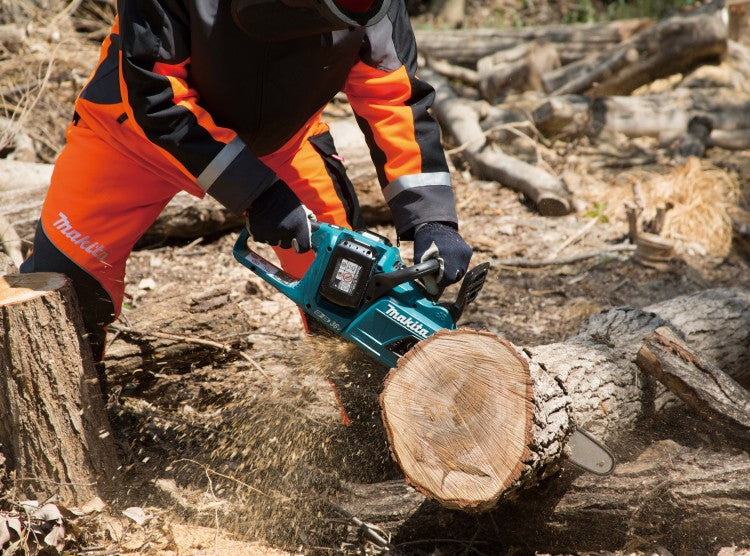 Mak1894 DUC355 Chainsaw Action