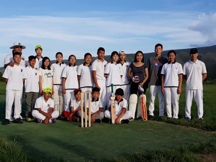 Mongolian-kids-cricket-team-original