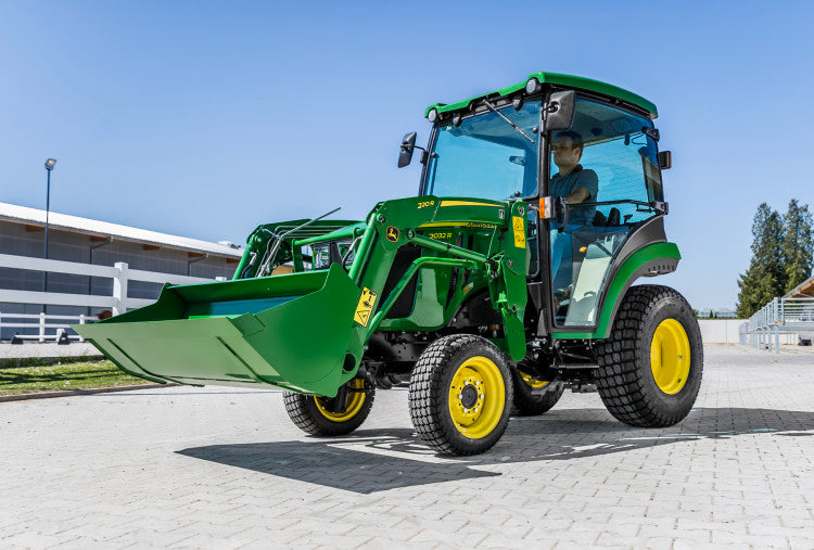 New John Deere 2032R compact tractor.jpg