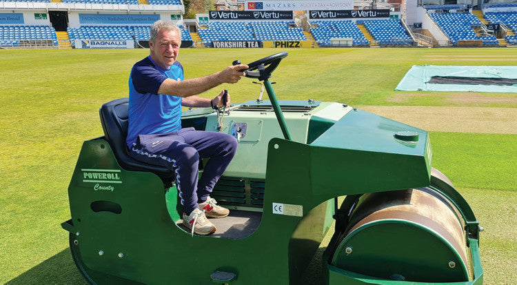 Yorkshire-County-Cricket-Club_Andy_poweroll2.jpg