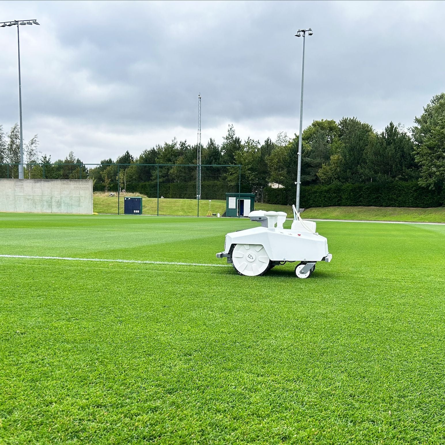 PaintMaster™ Pro RLM01 Robotic Line Marker